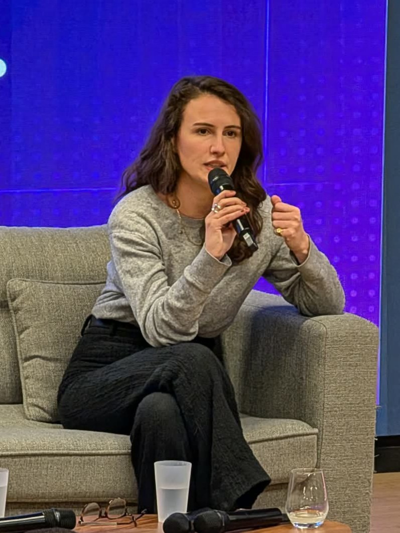 Jehanne Dussert speaking